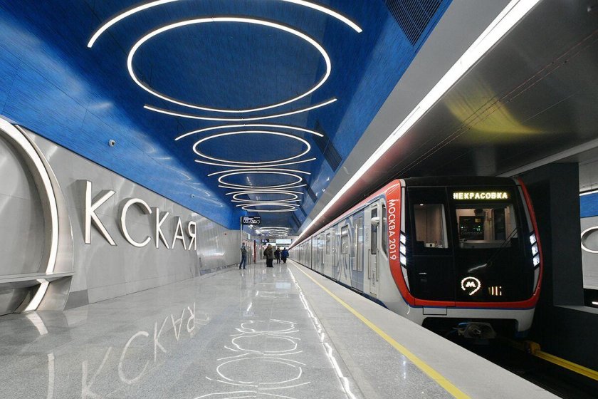 Станция метро Окская