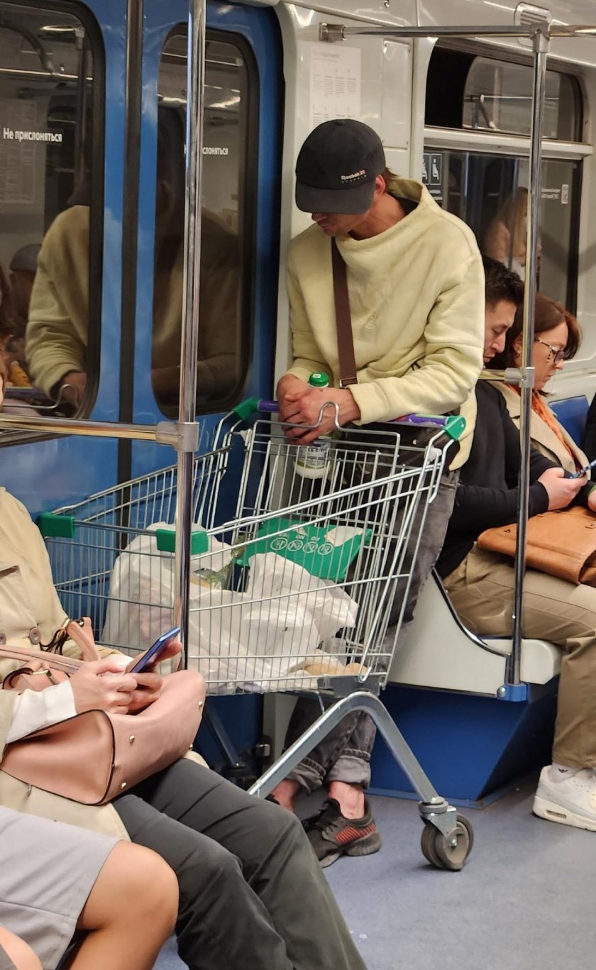 Коляска в метро