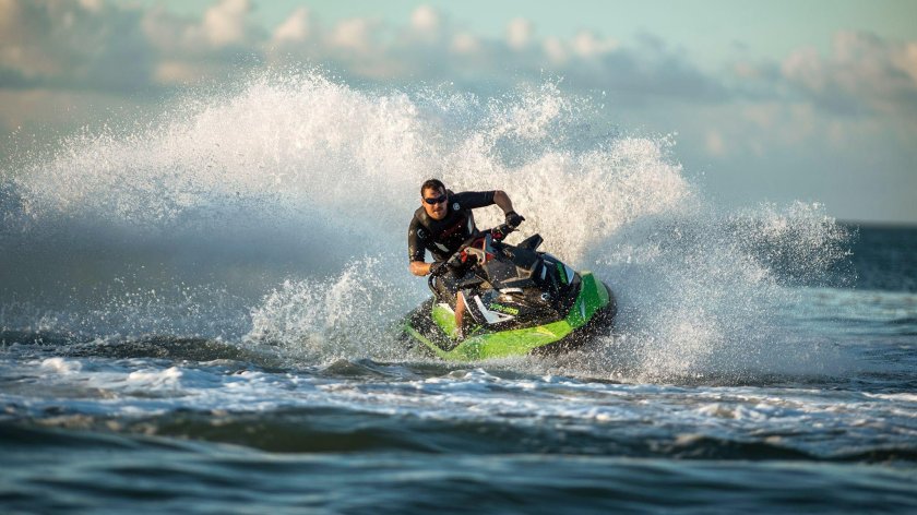 Катание на гидроцикле