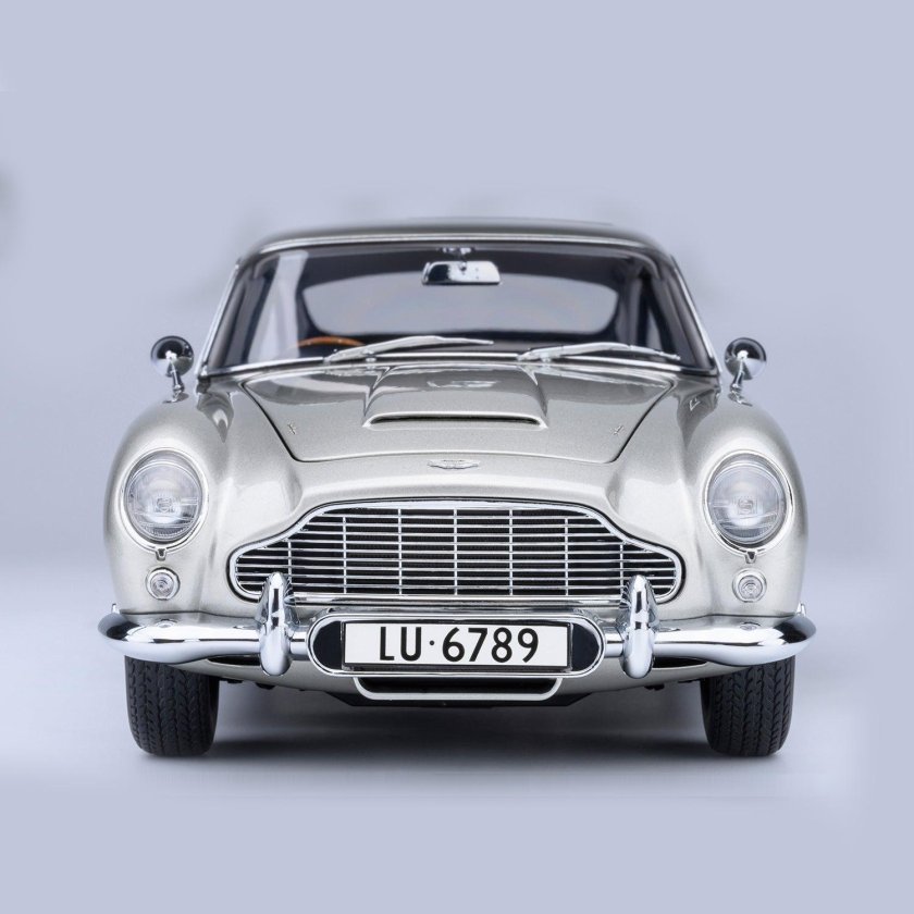 Aston martin db5 модель