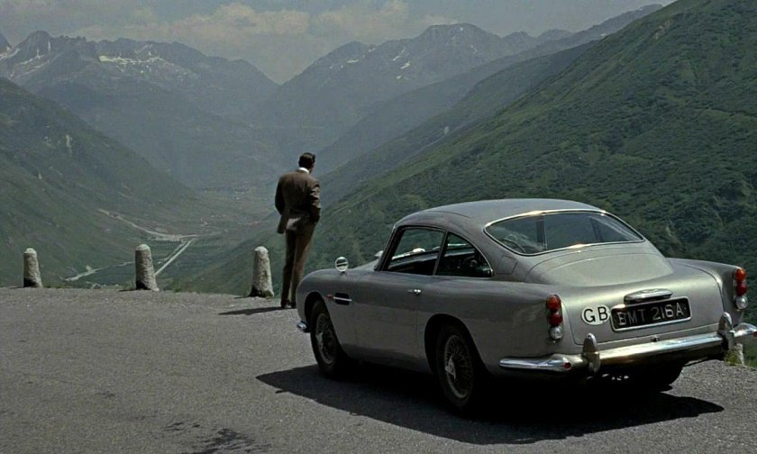 Aston Martin db5 Джеймса Бонда