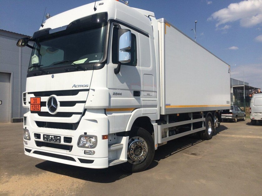 Mercedes-Benz Actros 2544