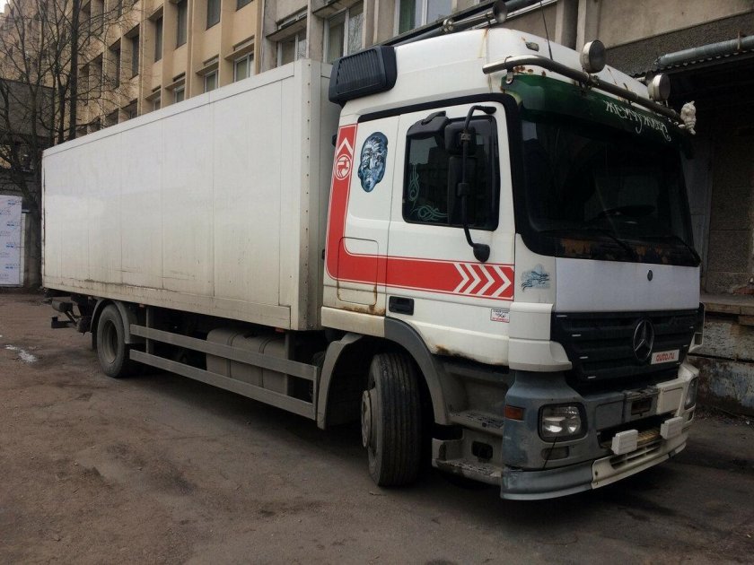 Мерседес Актрос 2004