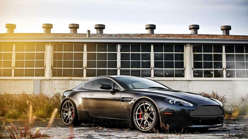 Астон Мартин