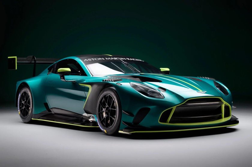 Aston martin vantage gt 3