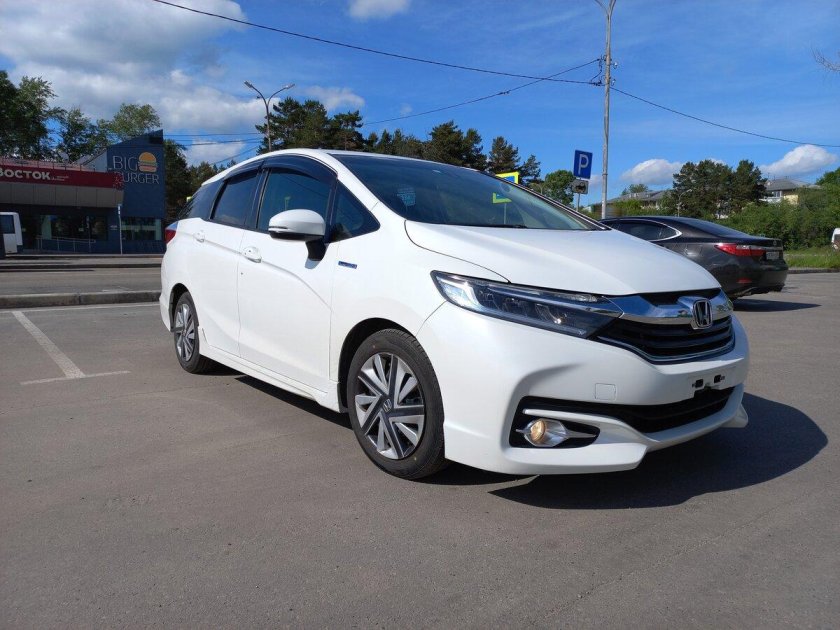 Хонда Шатл 2017 гибрид