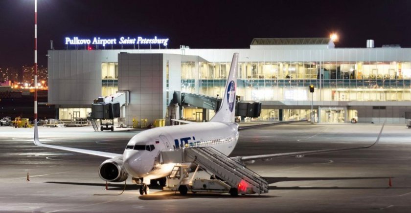 Аэропорт Пулково зимой ночью