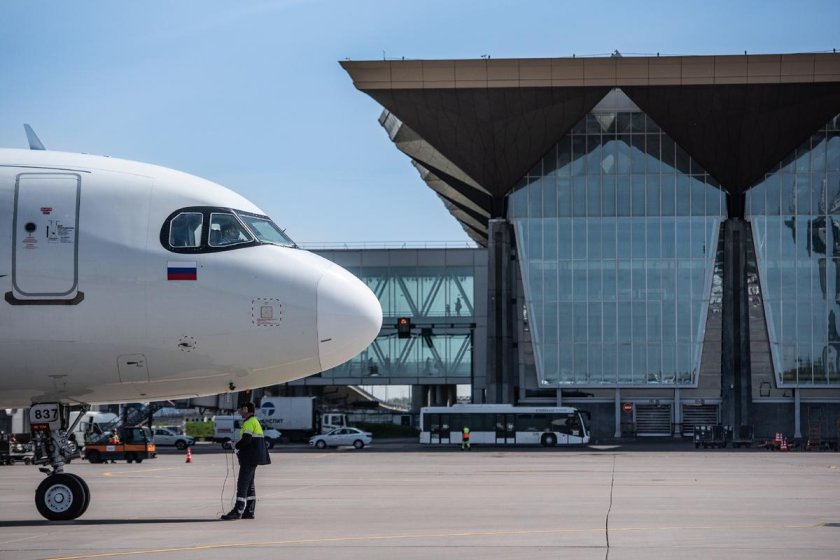 Перрон аэропорта пулково