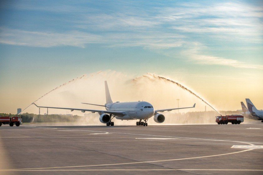 Пулково самолеты