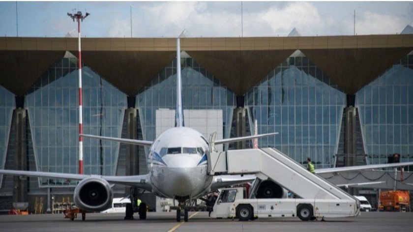 Пулково самолеты