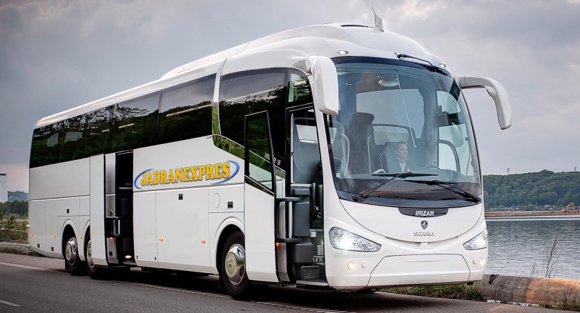 Автобус большой