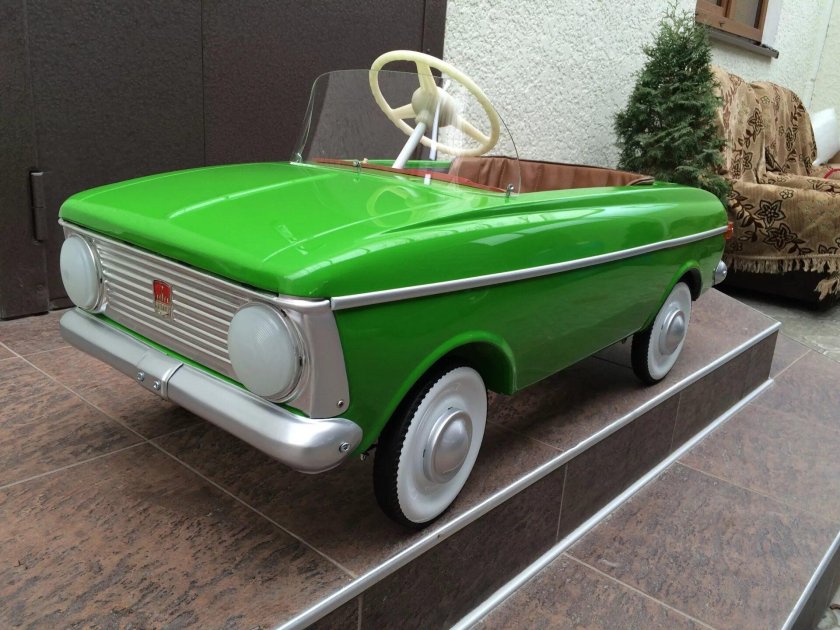 Педальный Москвич 2 серии