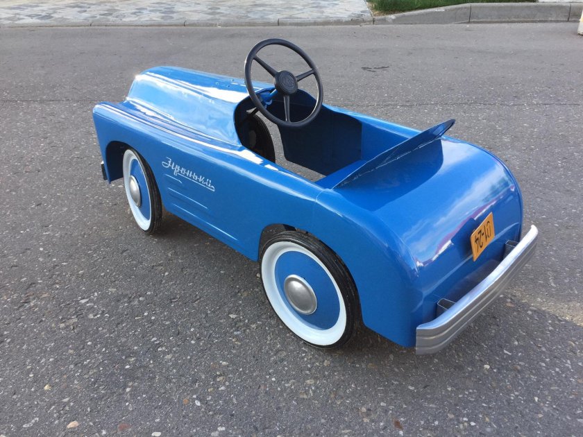 Педальная машина Зиронька СССР