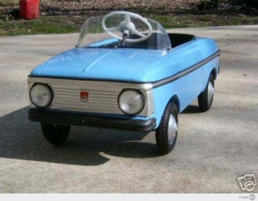 Детский педальный Москвич