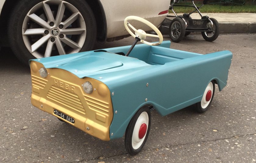 Педальная машинка ИДП-10-200