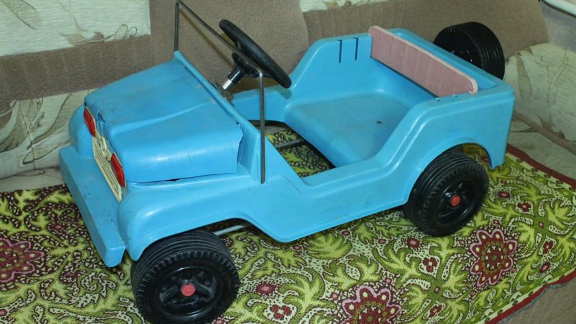 Педальная машинка УАЗ-469