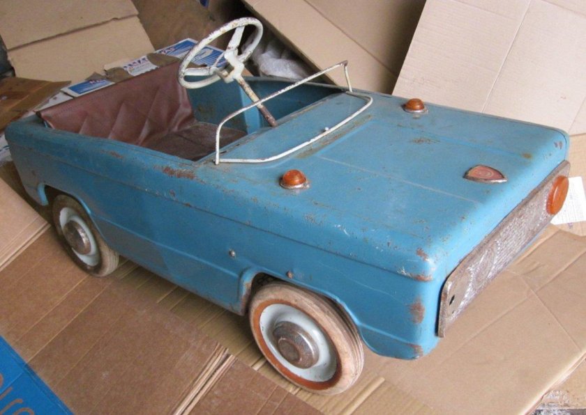 Педальный Москвич 2141