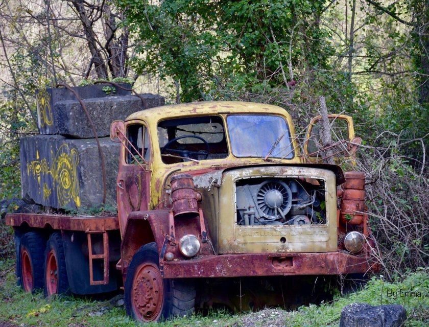 Брошенная техника ЗИЛ 157