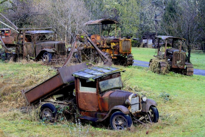 Брошенная техника ЗИЛ 157