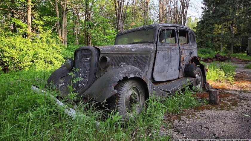 Заброшенный ГАЗ 69