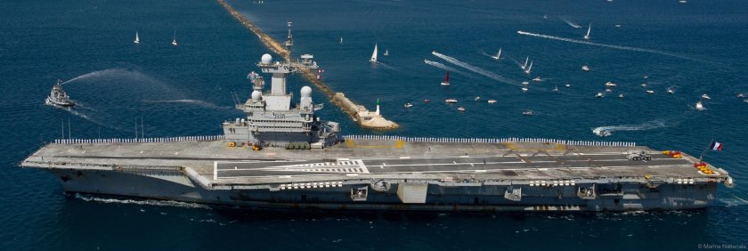 Шарль де Голль авианосец