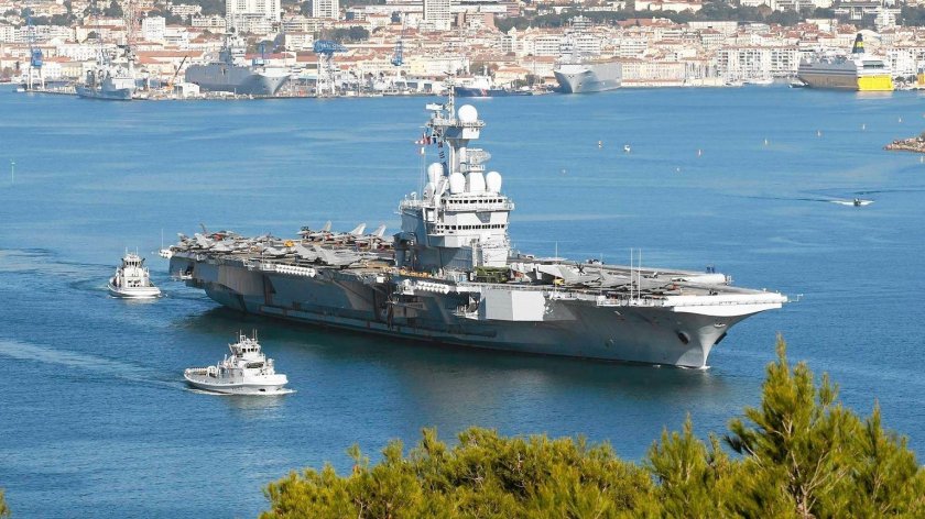 Шарль де Голль авианосец