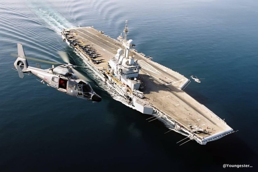 Шарль де Голль авианосец