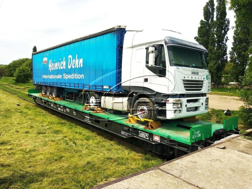 Контрейлерная платформа 13-5205