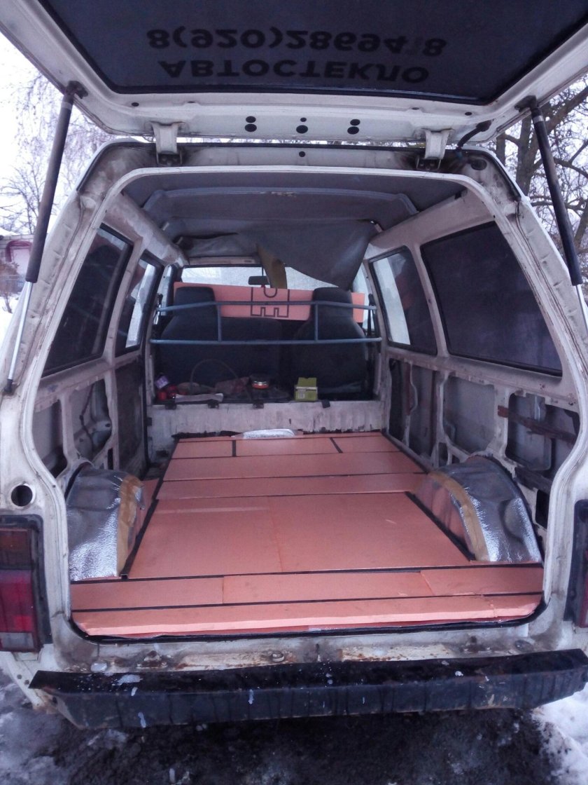 Nissan Vanette largo