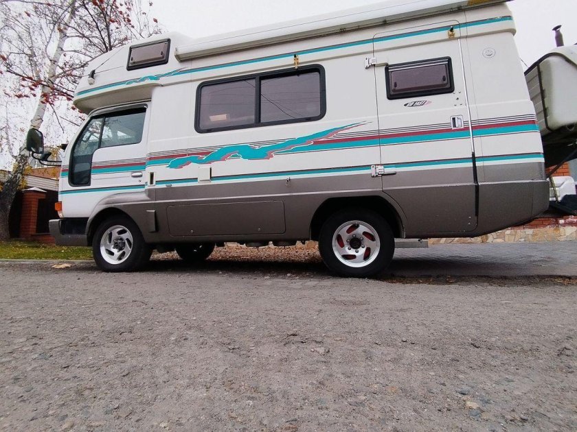 Тойота хайс автодом