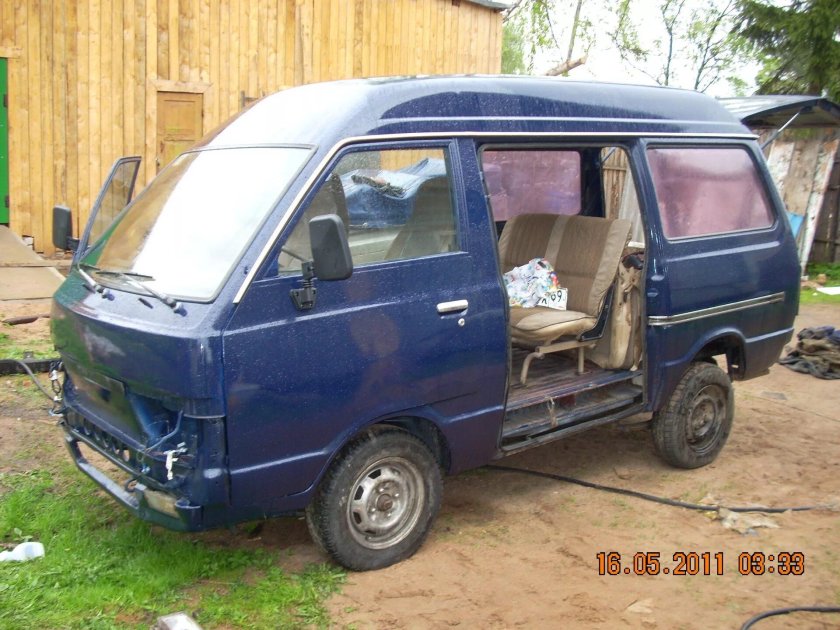 Nissan Vanette 1