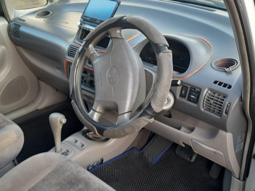 Toyota corolla spacio 1998 салон