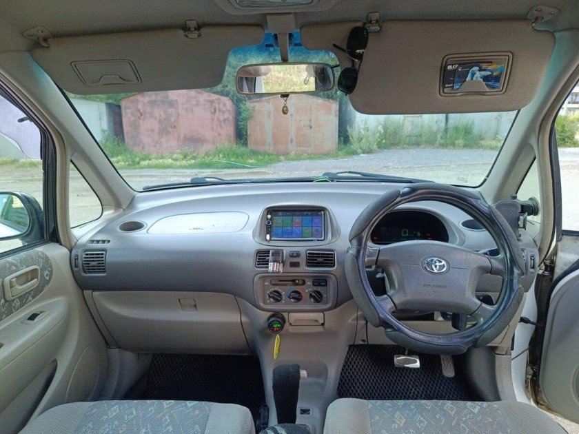 Тойота королла спасио 1998