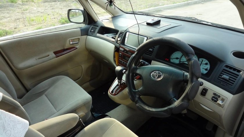 Toyota Corolla Spacio 1997 салон