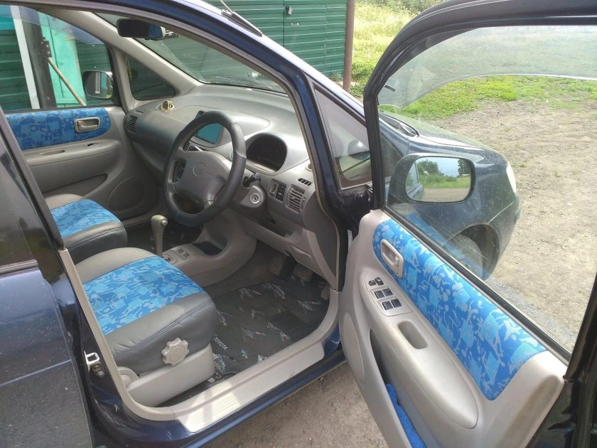 Салон Toyota Spacio 1999