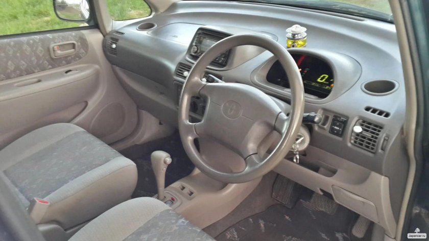 Toyota Corolla Spacio 1998 салон