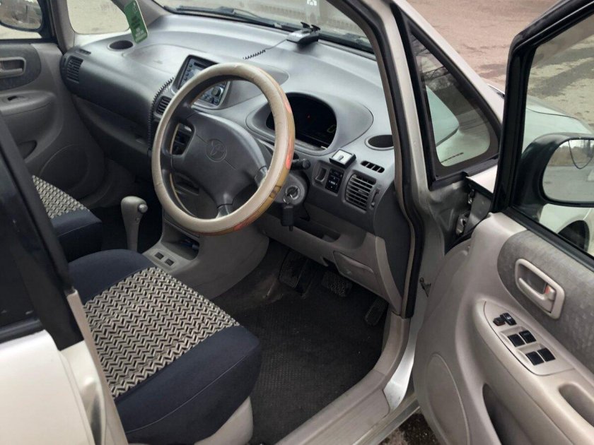 Toyota corolla spacio 1999 салон