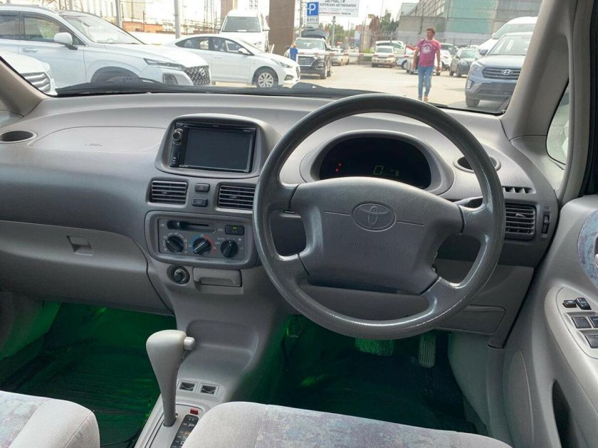 Toyota Corolla Spacio 1998 салон