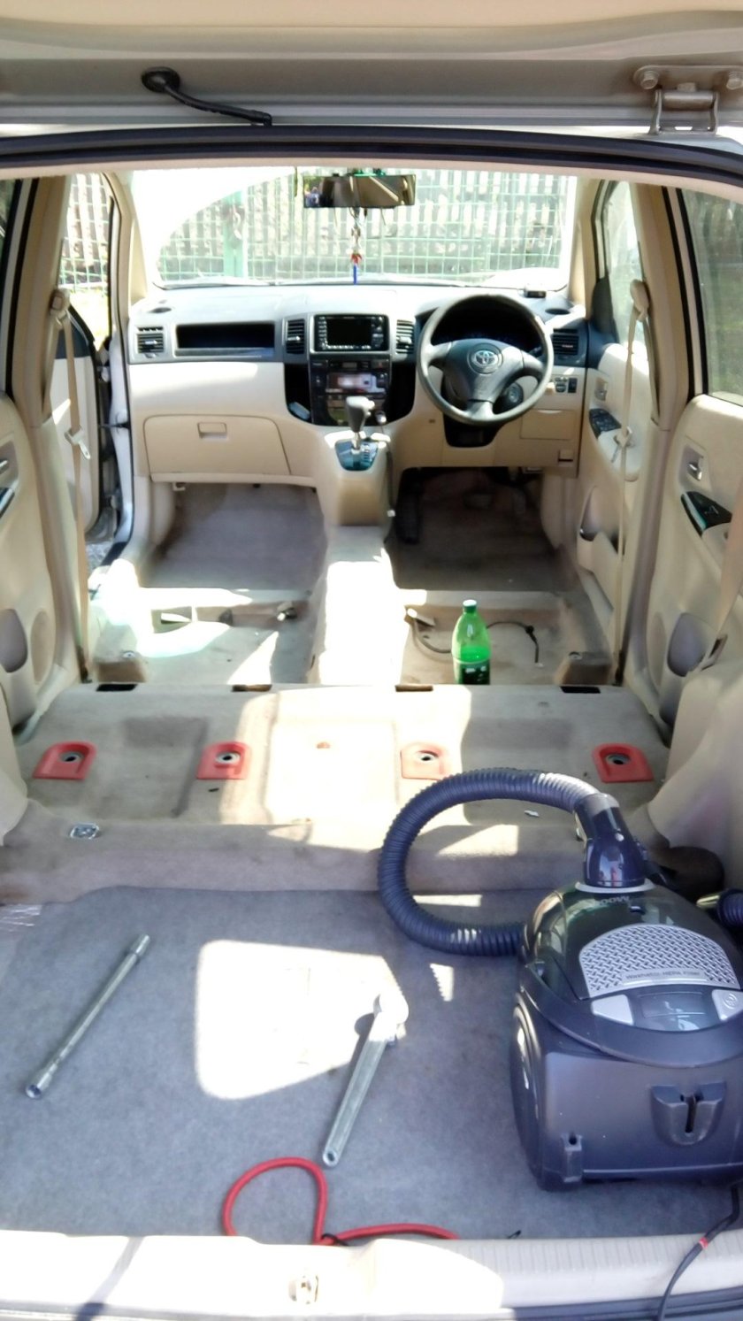 Toyota Corolla Spacio 2004 салон