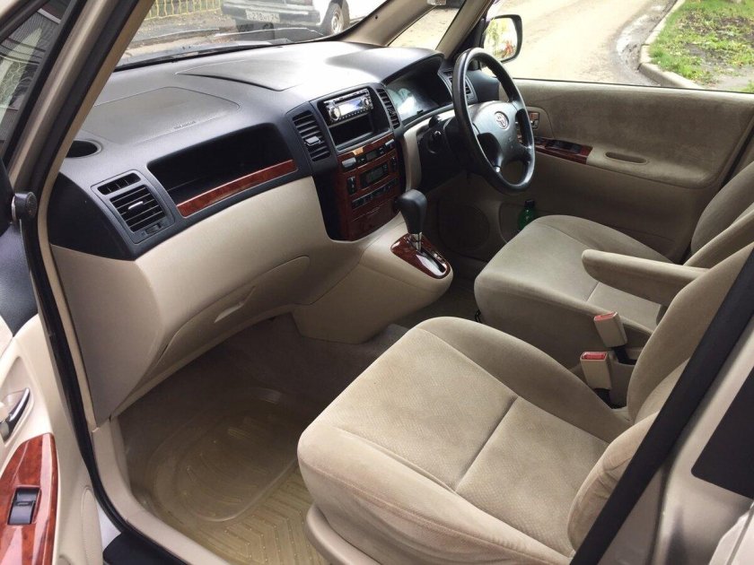 Toyota Spacio 2002 салон