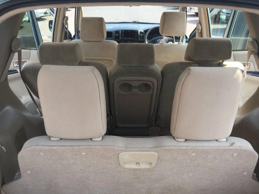 Toyota Corolla Spacio салон