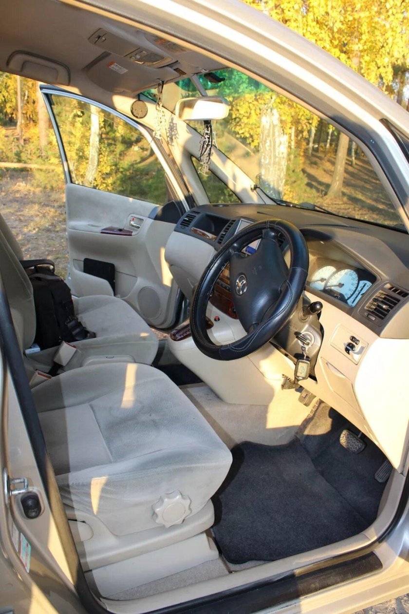 Toyota Corolla Spacio 1997 салон