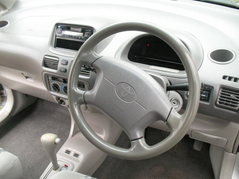 Toyota Spacio 1997