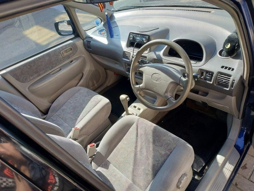 Тойота Спасио 1997