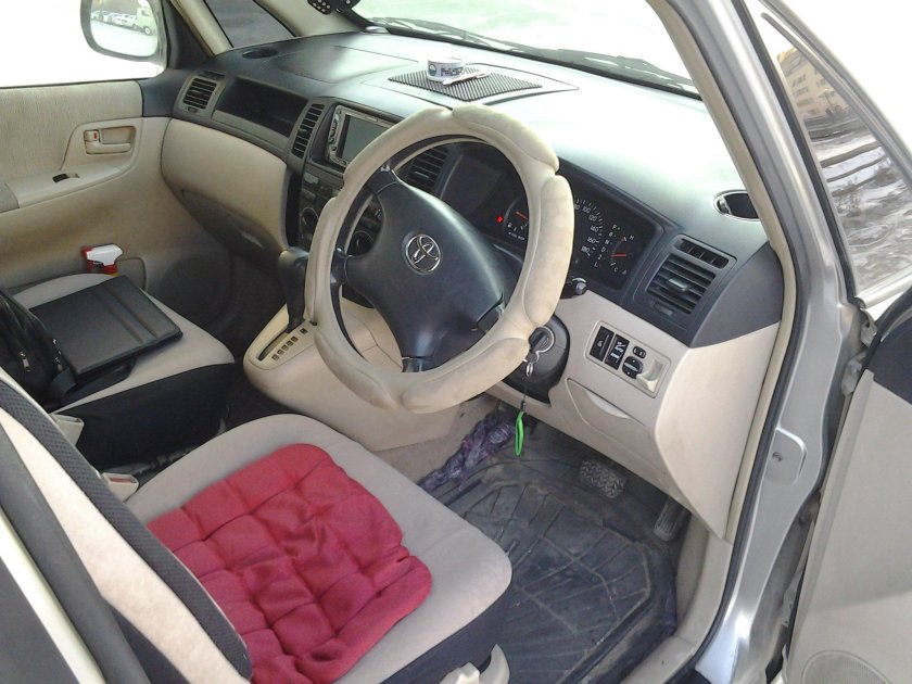 Toyota Spacio 2003 салон