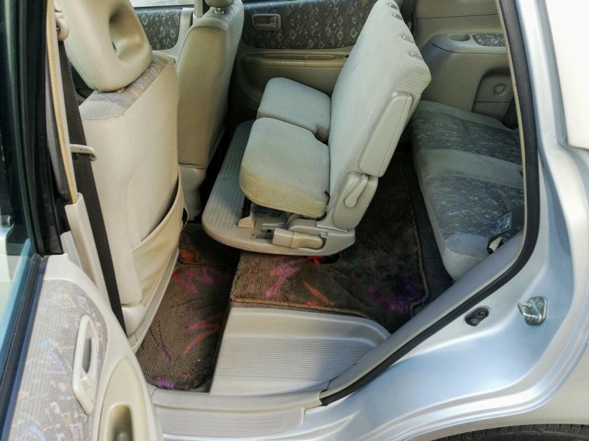 Toyota Corolla Spacio 1997 салон