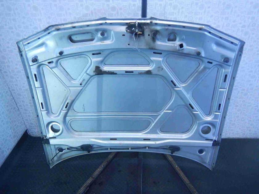 Seat Ibiza капот