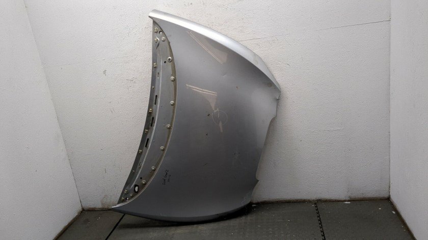 Капот автомобиля