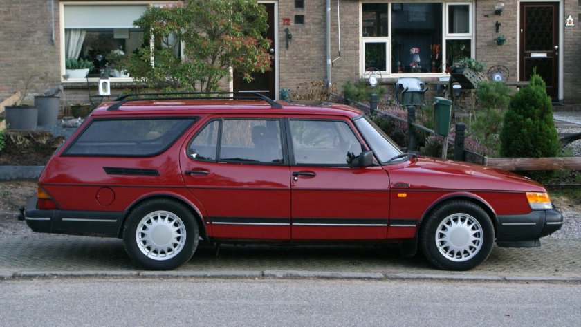 Saab 900 Wagon