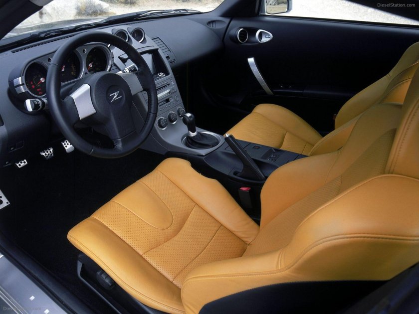 Ниссан 350z салон
